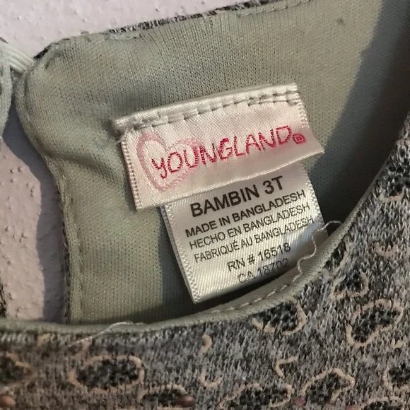 Girls ruffle top with pink bow 🎀 and rhinestone. Girls size 3T - Picture 2 of 5